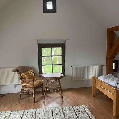 Komfortowy Dom W Lesie *